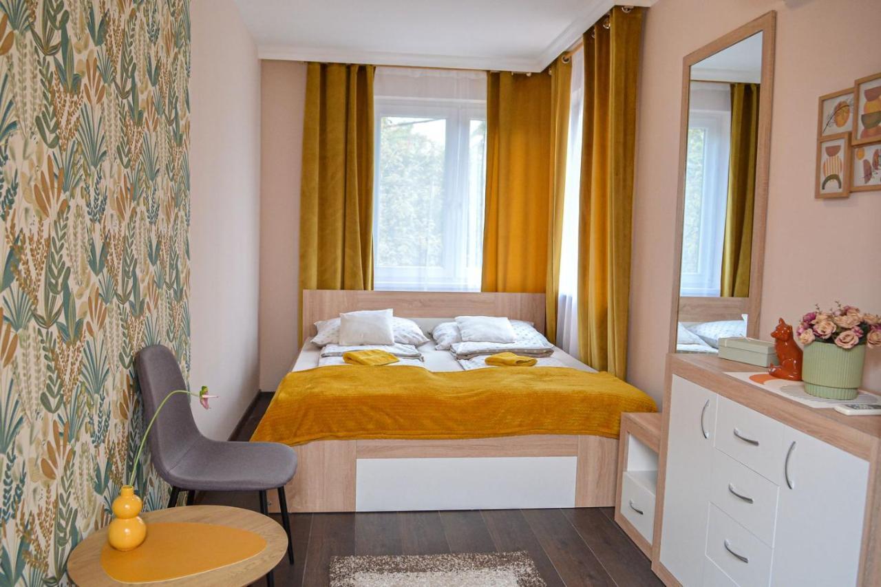 Unicum Apartman Hajduszoboszlo Bagian luar foto