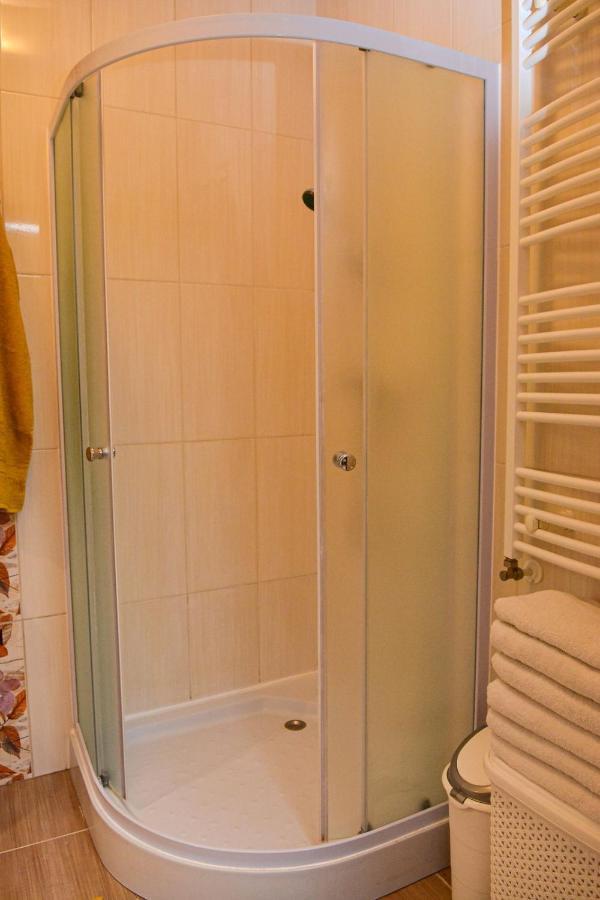 Unicum Apartman Hajduszoboszlo Bagian luar foto