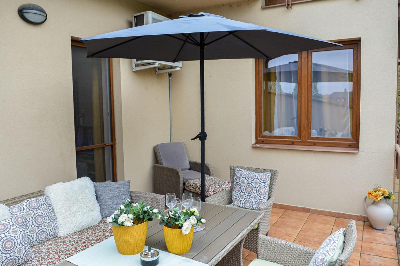 Unicum Apartman Hajduszoboszlo Bagian luar foto