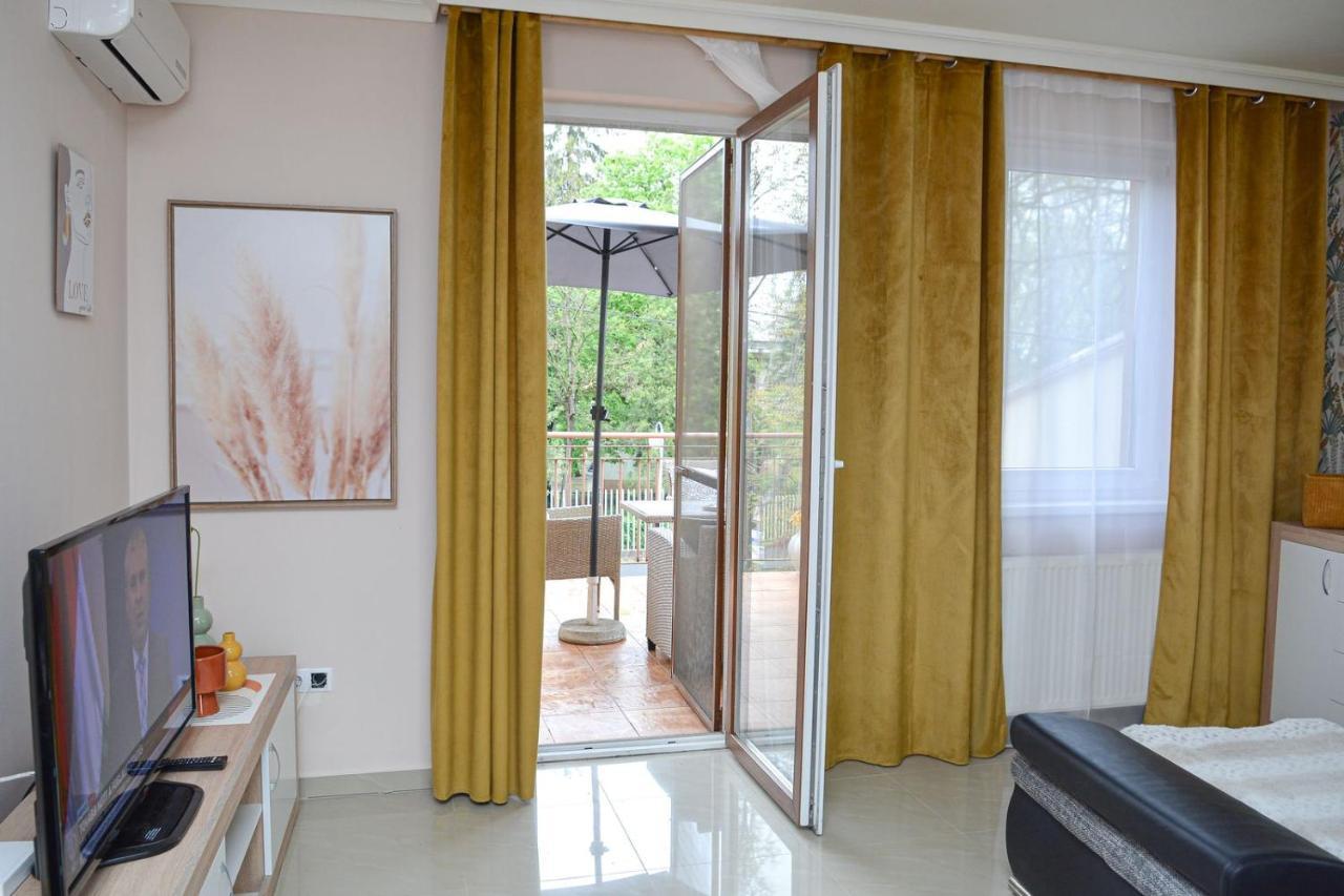 Unicum Apartman Hajduszoboszlo Bagian luar foto