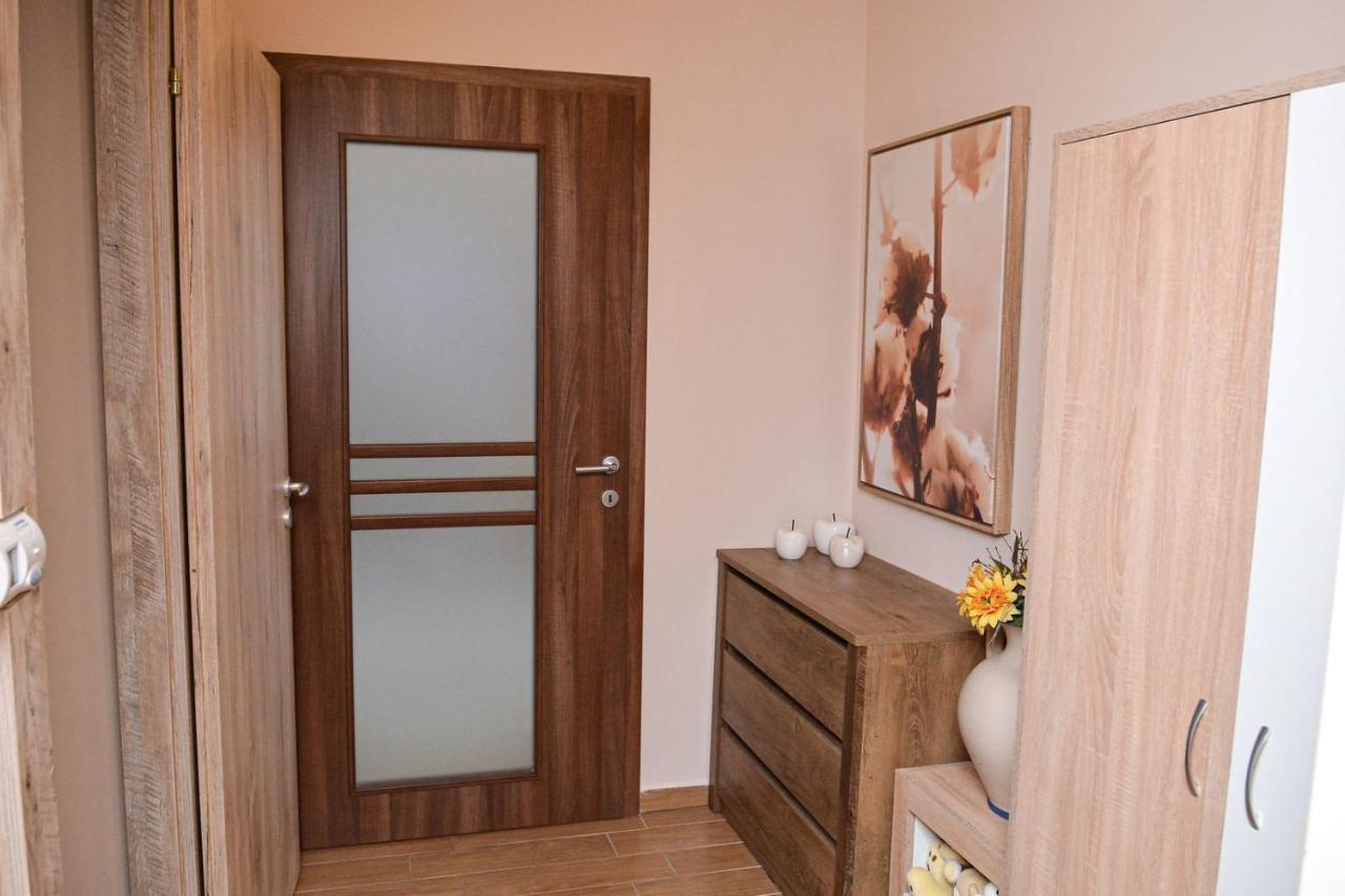 Unicum Apartman Hajduszoboszlo Bagian luar foto